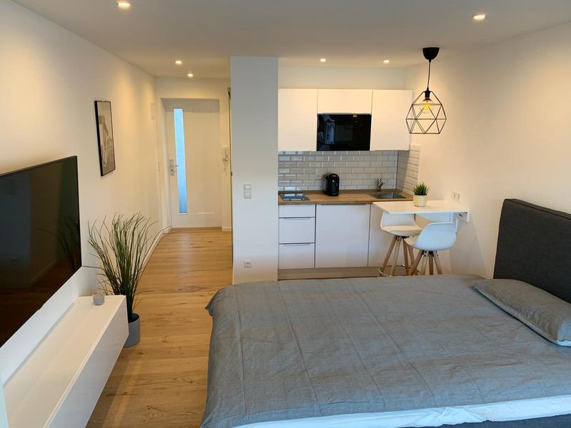 MÖBLIERT - TOP LIVING - 1-Zimmer-Wohnung mit Balkon in Feuerbach